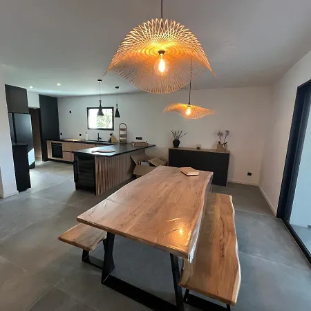 Bord De Piscine, Jacuzzi Villa