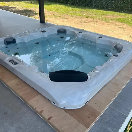 Villa Bord De Piscine, Jacuzzi