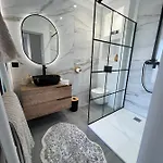 빌라 Bord De Piscine, Jacuzzi