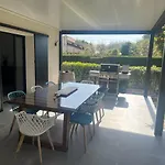 Bord De Piscine, Jacuzzi