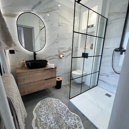 빌라 Bord De Piscine, Jacuzzi